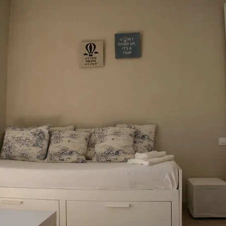 Clb Feria Apartmán
